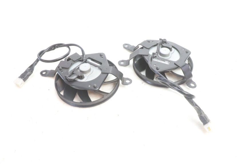 photo de VENTILATEUR YAMAHA FZ8 800 (2010 - 2016) - Autre angle de vue