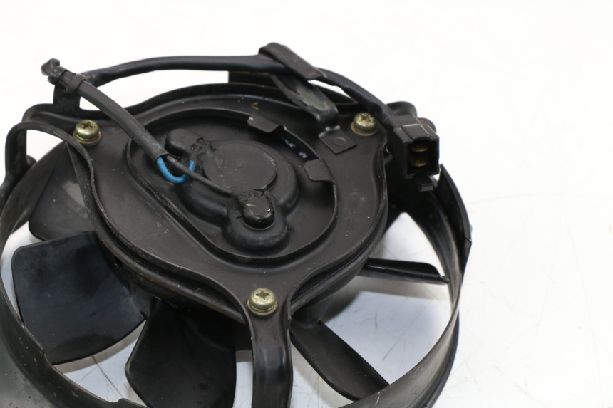 photo de VENTILATEUR YAMAHA FZX FAZER 750 (1987 - 1998) - Focus structure