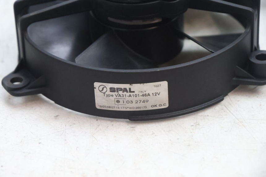 photo de VENTILATEUR GILERA GP 800 (2007 - 2013) - Autre angle de vue