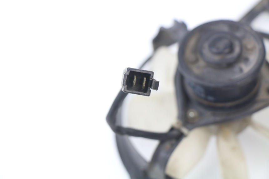 photo de VENTILATEUR KAWASAKI GPZ S 500 (1994 - 2005) - Détail de la pièce