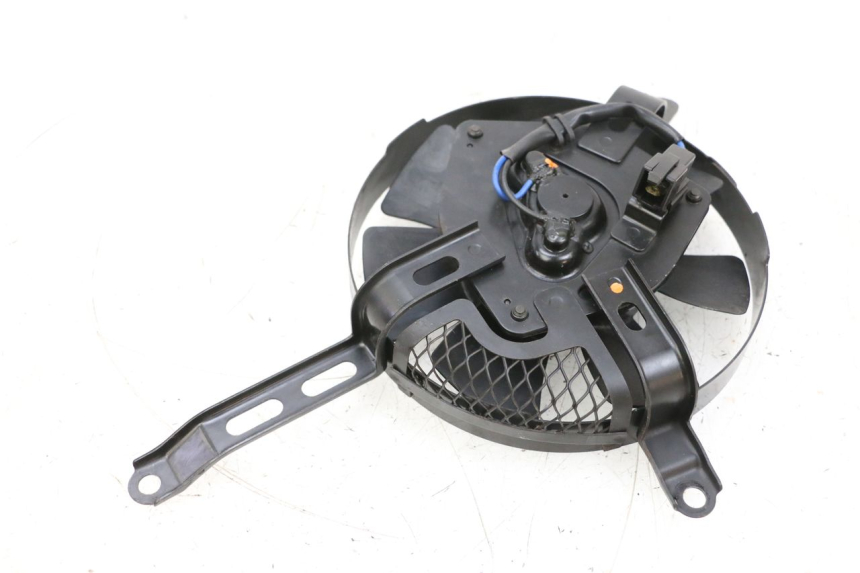 photo de VENTILATEUR SUZUKI GSXR GSX-R 1000 (2003 - 2004) - Autre angle de vue