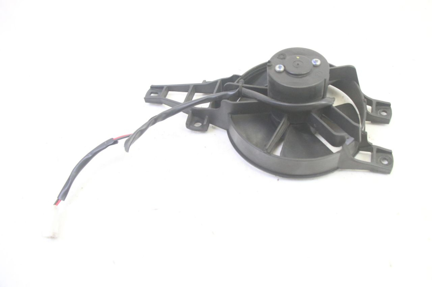 photo de VENTILATEUR PIAGGIO MP3 500 (2016 - 2018) - Autre angle de vue