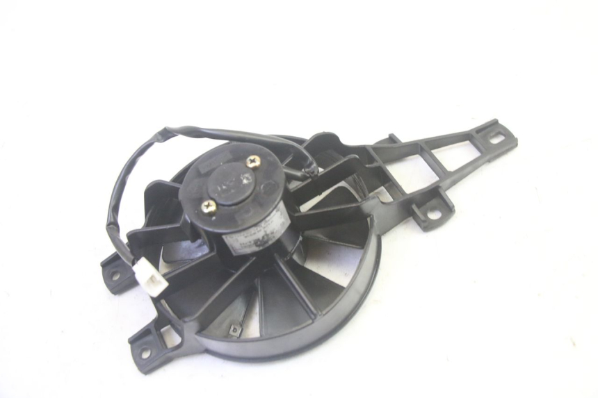 photo de VENTILATEUR PIAGGIO MP3 RL 250 (2007 - 2010) - Autre angle de vue