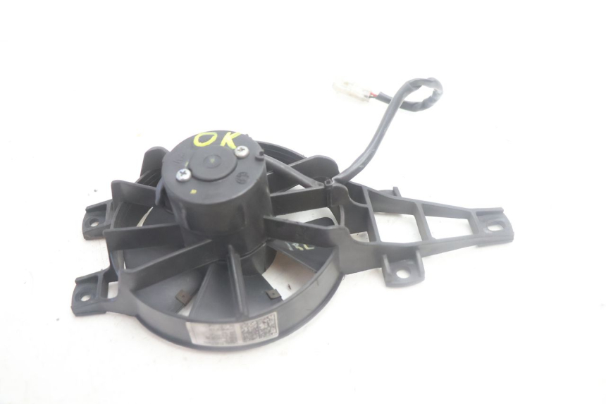 photo de VENTILATEUR PIAGGIO MP3 500 (2016 - 2018) - Gros plan technique