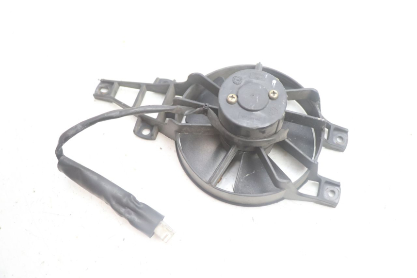 photo de VENTILATEUR PIAGGIO MP3 125 (2006 - 2014) - Autre angle de vue