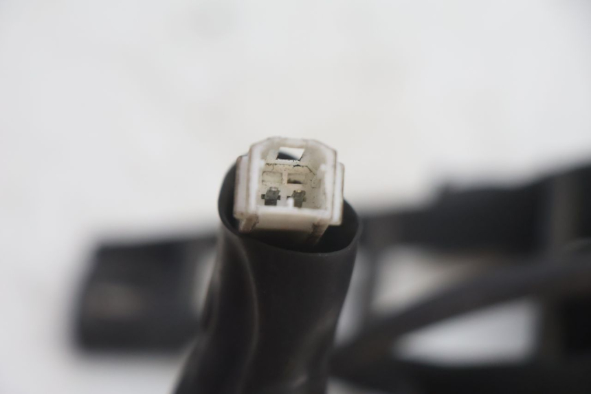 photo de VENTILATEUR PIAGGIO MP3 125 (2006 - 2014) - Gros plan technique