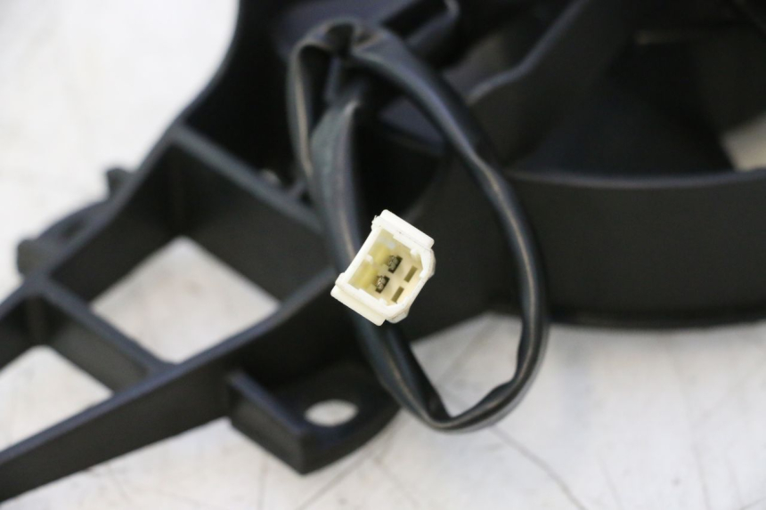 photo de VENTILATEUR PIAGGIO MP3 500 (2011 - 2015) - Gros plan technique