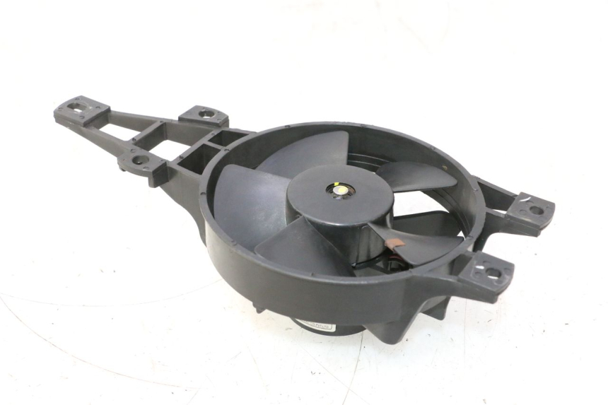 photo de VENTILATEUR PIAGGIO MP3 500 (2011 - 2015) - Points de fixation