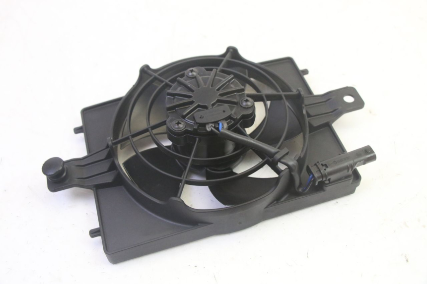 photo de VENTILATEUR BMW R GS 1250 (2021 - 2024) - Gros plan technique