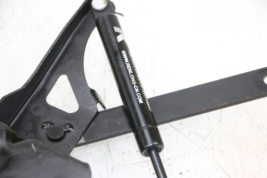 photo de VERIN COFFRE JM MOTORS GTS 125 (2015 - 2019) - Autre angle de vue