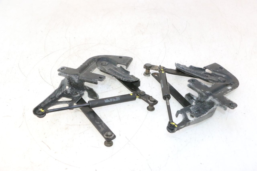 photo de VERIN COFFRE PEUGEOT SATELIS 125 (2006 - 2009) - Gros plan technique