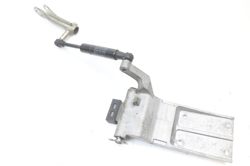 photo de VÉRIN COFFRE YAMAHA XMAX X-MAX ABS 125 (2017 - 2020)