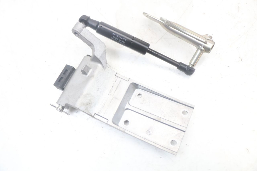 photo de VÉRIN COFFRE YAMAHA XMAX X-MAX ABS 125 (2017 - 2020)