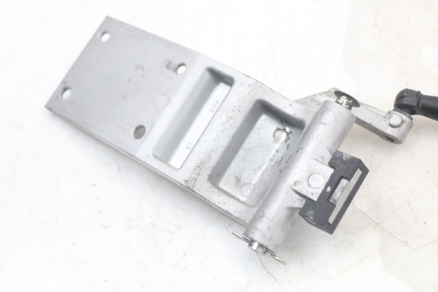 photo de VÉRIN COFFRE YAMAHA XMAX X-MAX ABS 125 (2017 - 2020)