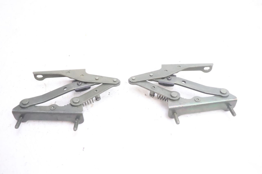photo de VERIN COFFRE PIAGGIO X8 STREET 125 (2006 - 2007) - Vue principale