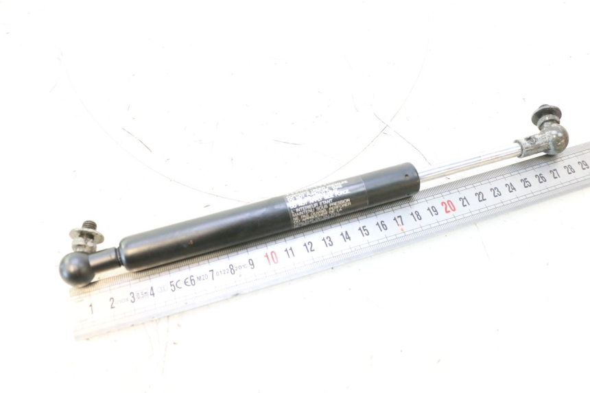 photo de VERIN SELLE YAMAHA XP T-MAX ABS 500 (2005 - 2005) - Gros plan technique