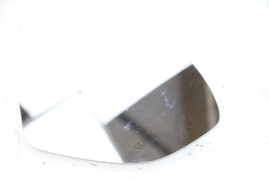 photo de VERRE RETROVISEUR GAUCHE PIAGGIO X9 EVOLUTION 125 (2003 - 2007) - Vue d’ensemble