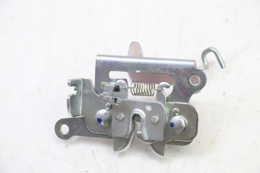 photo de VERROUILLAGE TRAPPE YAMAHA XMAX X-MAX 125 (2021 - 2025) - Vue principale