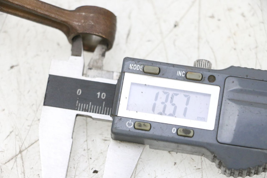 photo de VILEBREQUIN MBK BOOSTER SPIRIT NAKED 50 (2004 - 2017) - Gros plan technique