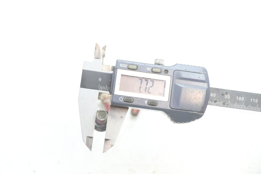 photo de VIS DISQUE DE FREIN KYMCO AGILITY PREMIUM 50 (2007 - 2010) - Zoom état d’usage
