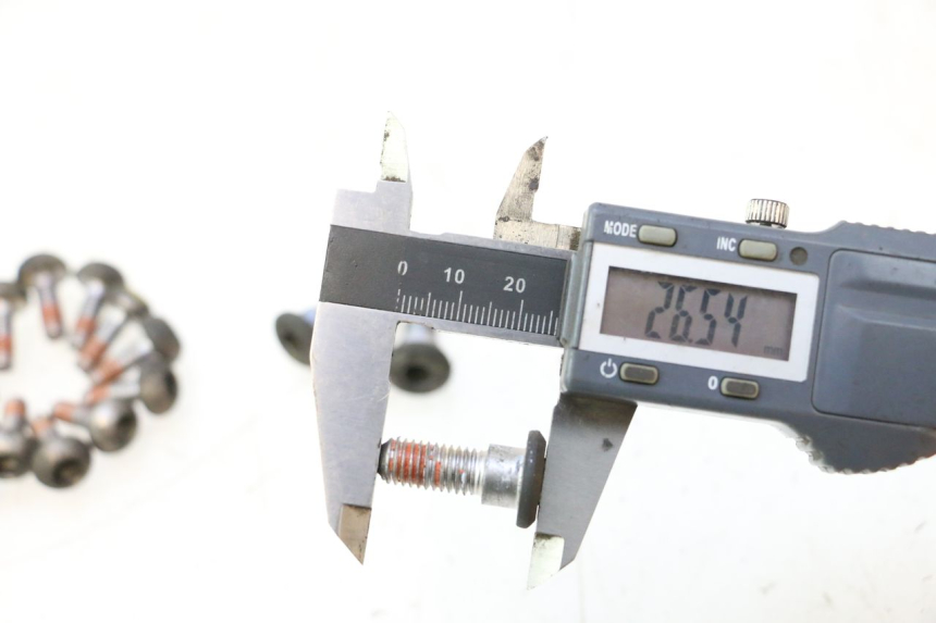 photo de VIS DISQUE DE FREIN HONDA CB F HORNET 600 (2005 - 2006) - Zoom état d’usage