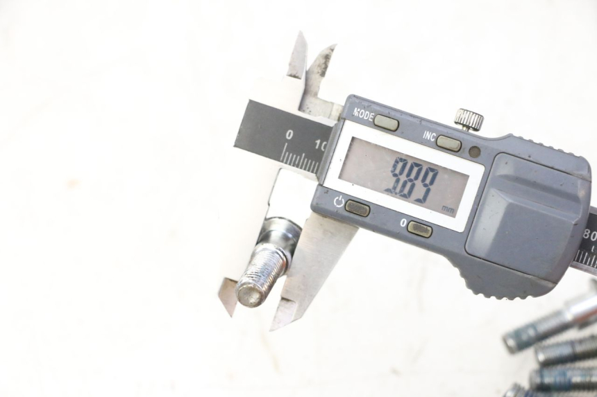 photo de VIS DISQUE DE FREIN TRIUMPH SPRINT 900 (1995 - 1998)