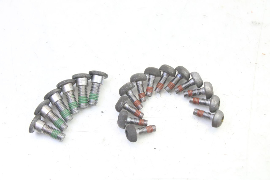 photo de VIS DISQUE DE FREIN HONDA ST PAN EUROPEAN 1300 (2002 - 2013)
