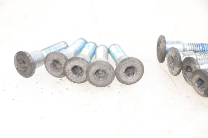 photo de VIS DISQUE DE FREIN SUZUKI SV N 650 (1999 - 2002)