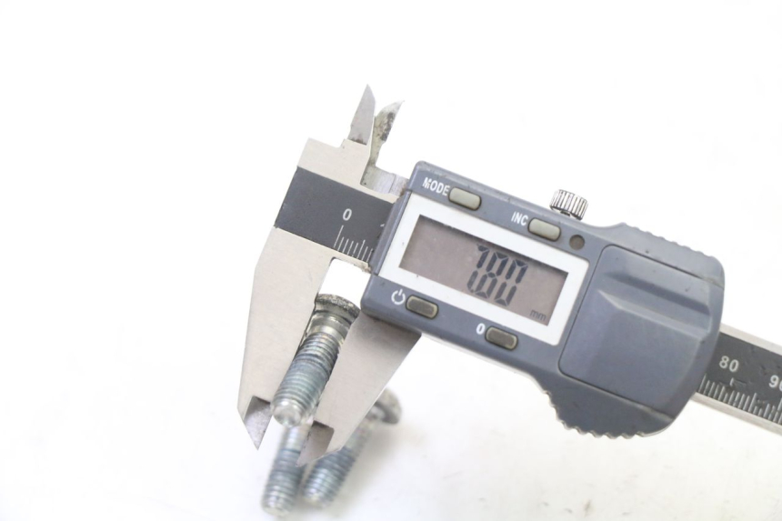 photo de VIS DISQUE DE FREIN YAMAHA XMAX X-MAX 125 (2021 - 2025) - Gros plan technique