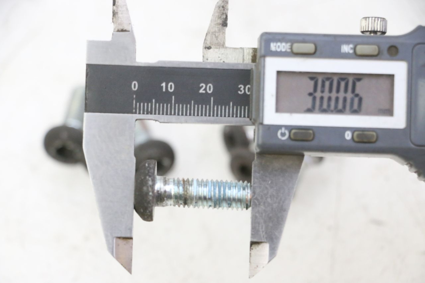 photo de VIS DISQUE DE FREIN YAMAHA X-MAX XMAX 250 (2006 - 2009)