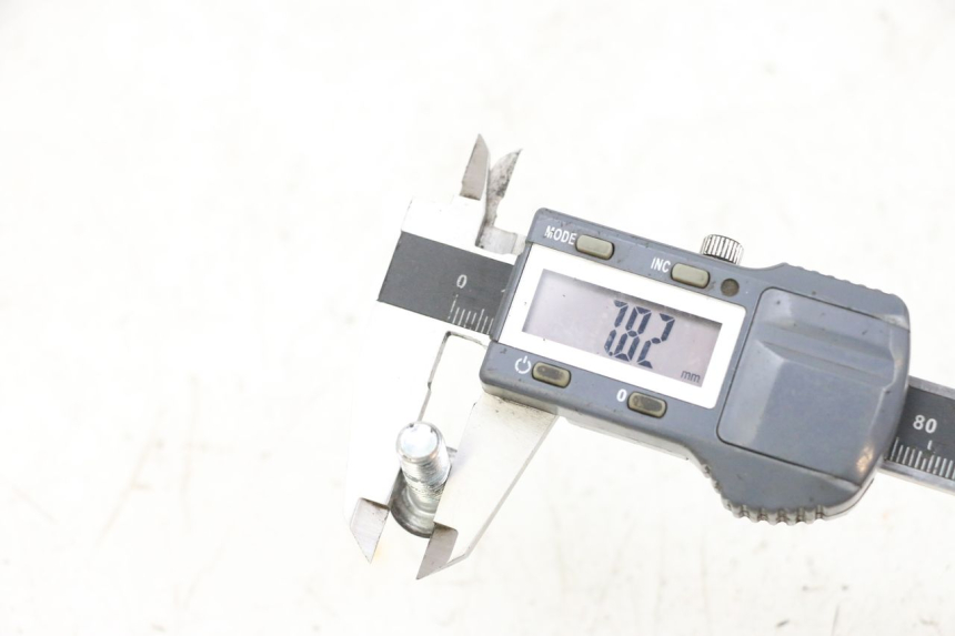 photo de VIS DISQUE DE FREIN YAMAHA X-MAX XMAX 125 (2010 - 2013) - Gros plan technique