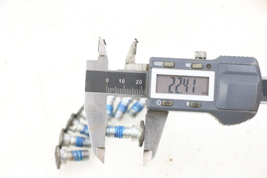 photo de VIS DISQUE DE FREIN YAMAHA YFM R RAPTOR 250 (2008 - 2014) - Zoom état d’usage