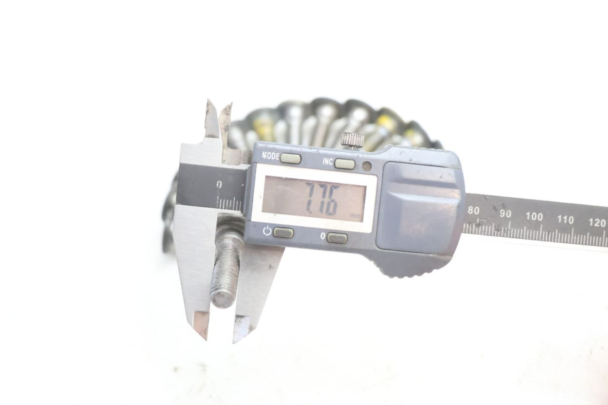 photo de VIS DISQUE DE FREIN KAWASAKI ZX-6R ZX6R 600 (1995 - 1997) - Zoom état d’usage
